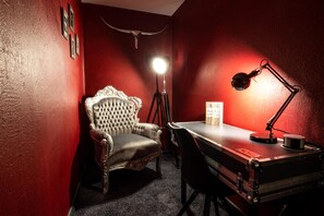 Single Room, 1 Single Bed, Non Smoking | Living area | TV - Engel Hotel und Diner (Aulendorf)