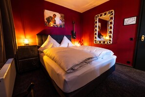 Double Room, 1 Double Bed, Non Smoking | Individually decorated, individually furnished, desk, laptop workspace - Engel Hotel und Diner (Aulendorf)