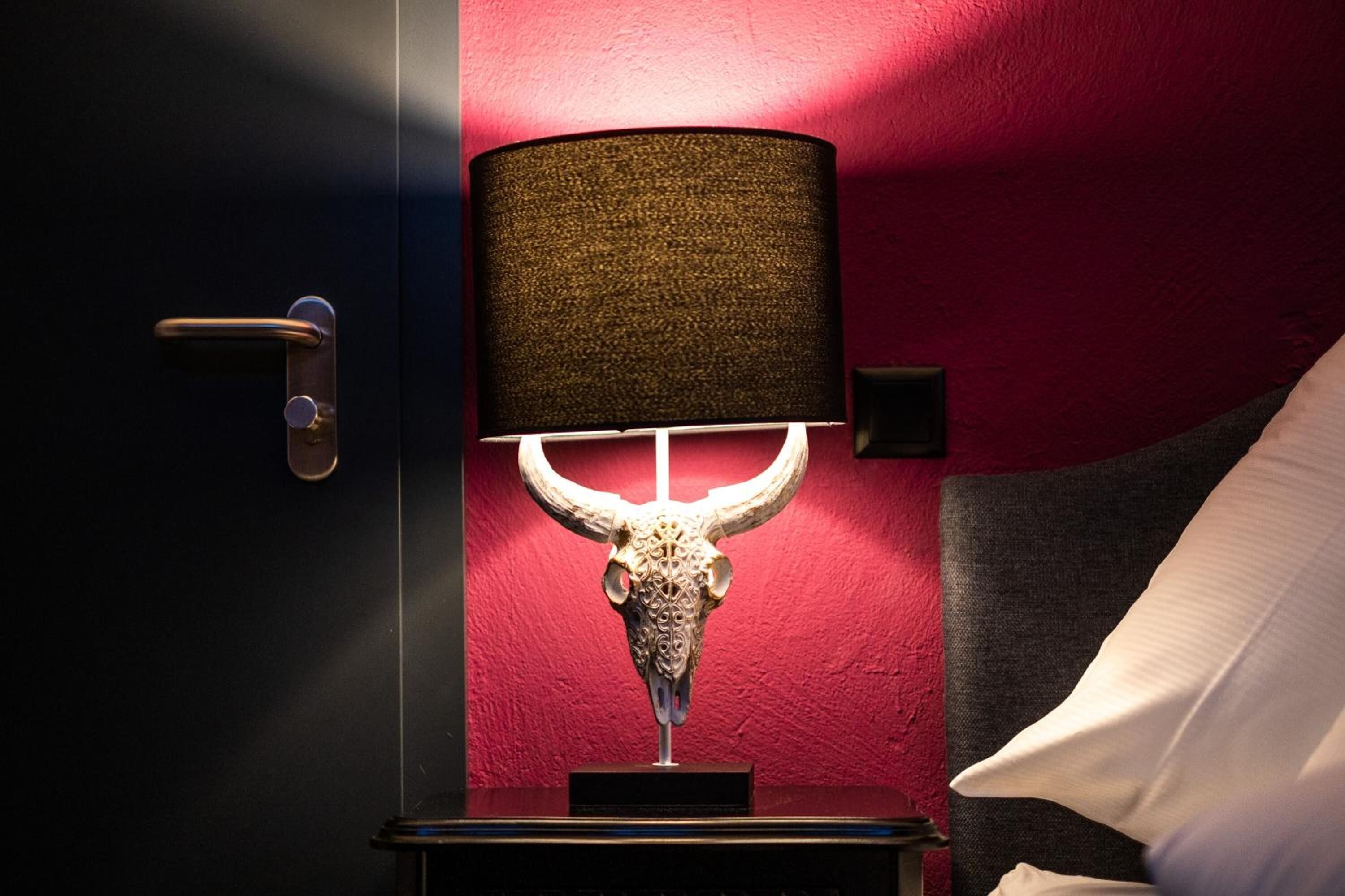 individually decorated, individually furnished, desk, laptop workspace