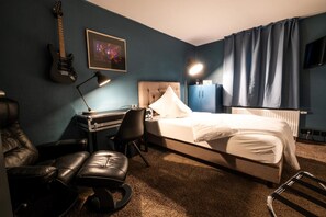 Single Room, 1 Single Bed, Non Smoking | Individually decorated, individually furnished, desk, laptop workspace - Engel Hotel und Diner (Aulendorf)