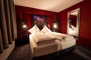 ダブルルーム ダブルベッド 1 台 禁煙 | 客室ごとに異なる装飾、客室ごとに異なるインテリア、デスク、ノートパソコン用作業スペース