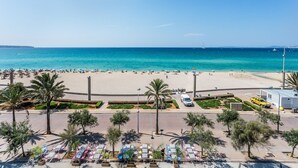 ชายหาด