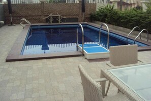 Outdoor pool - Ellyxville Hotels (Lekki)