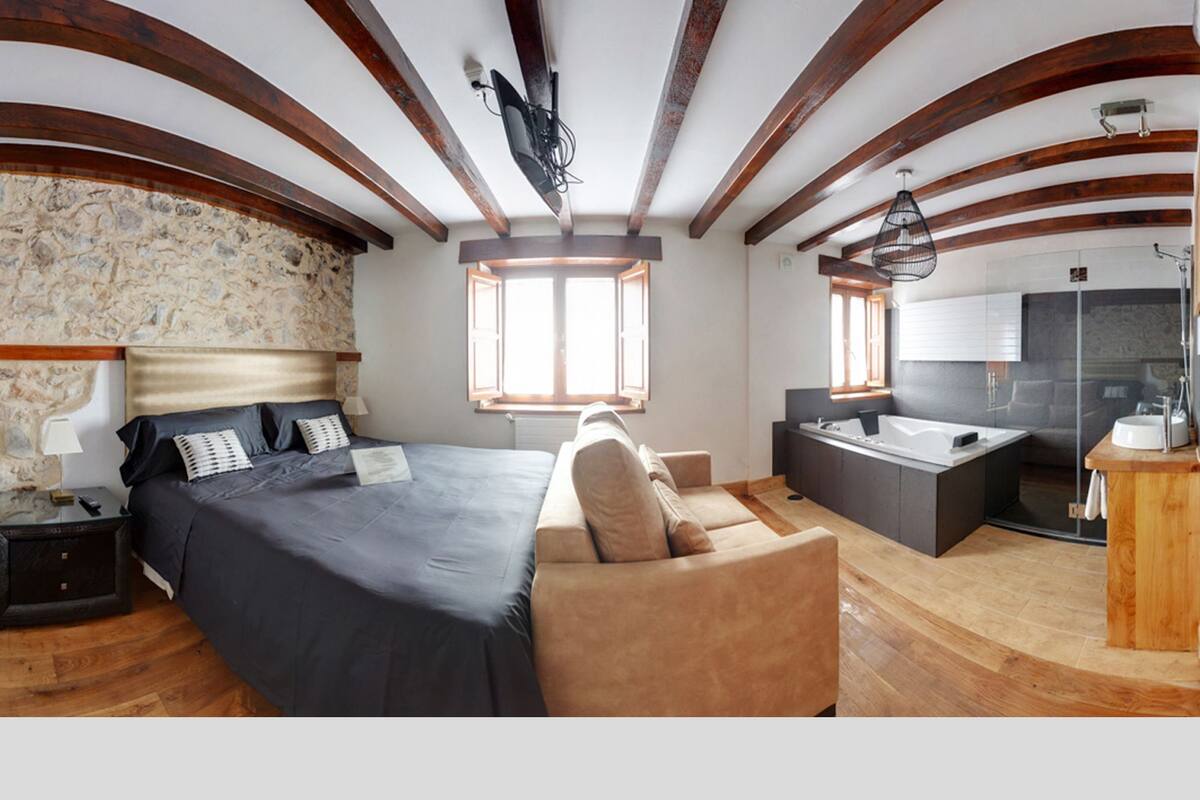 Rollaway beds, free WiFi, bed sheets