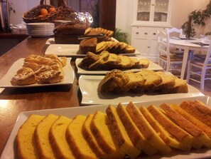 Daily buffet breakfast (EUR 7.50 per person)