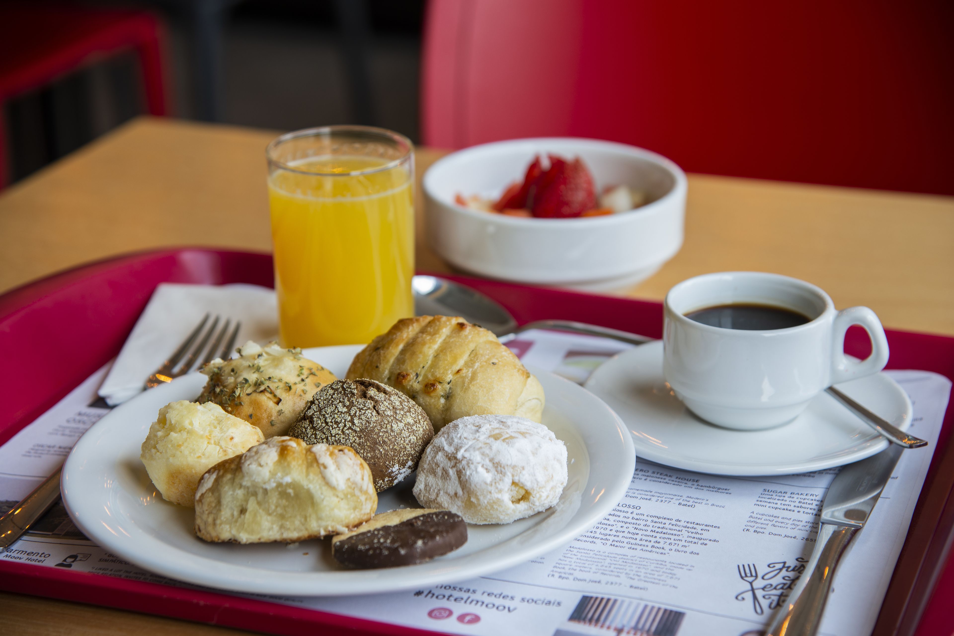 daily buffet breakfast (brl 40 per person)