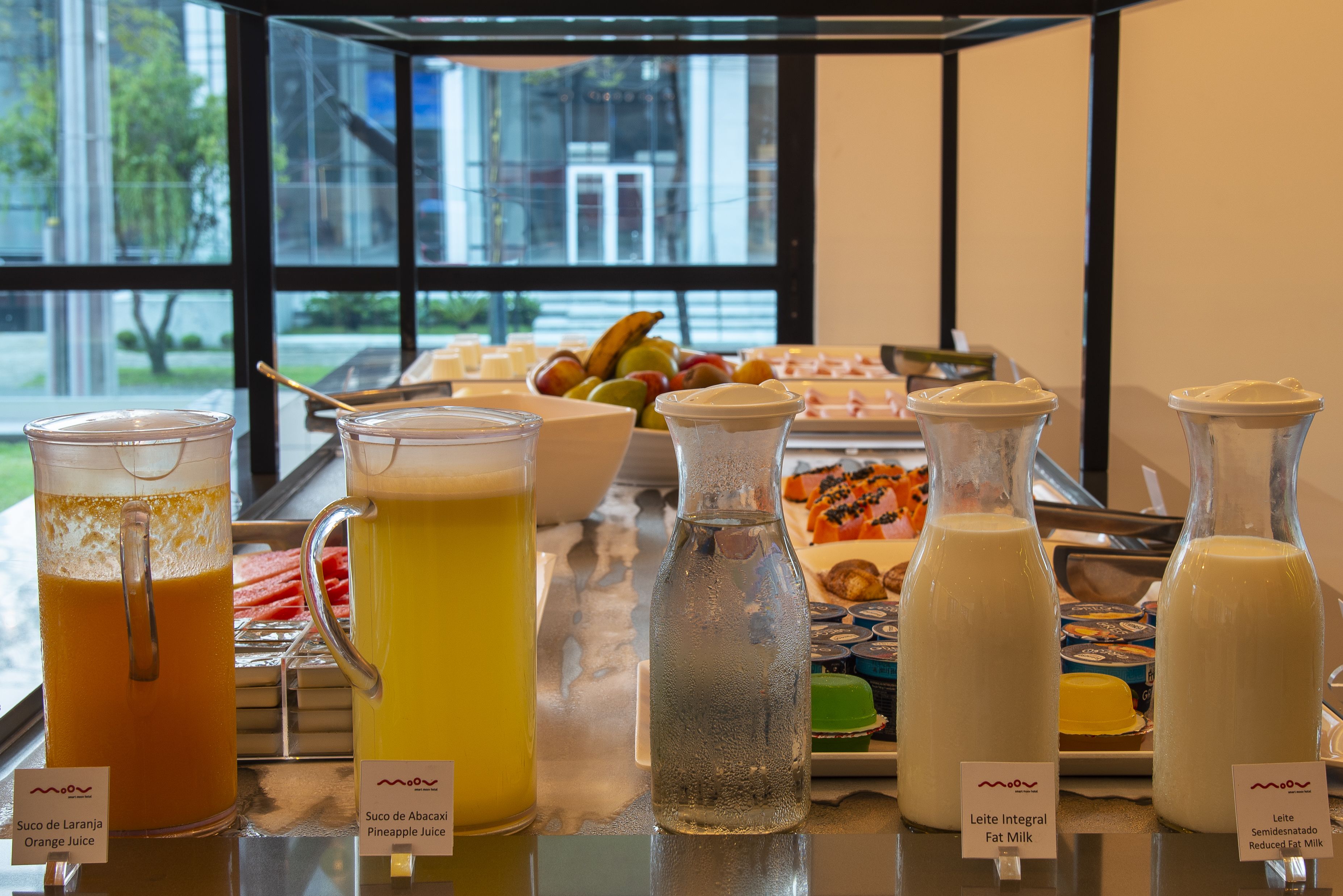 daily buffet breakfast (brl 40 per person)