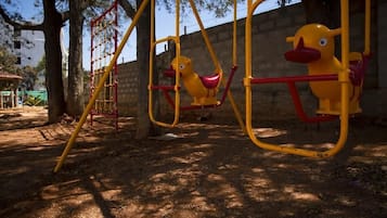 Área de juegos infantiles al aire libre