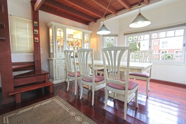 Apartment, 3 Bedrooms | Living area