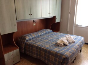 Desk, free WiFi, bed sheets