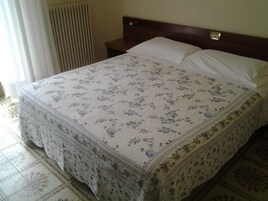 Wifi gratis y ropa de cama 