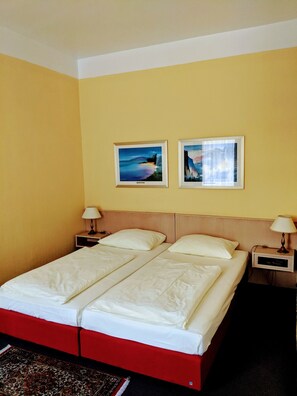 Double Room | Hypo-allergenic bedding, in-room safe, individually decorated - The Eden Hotel - Am Kurpark (Bonn)