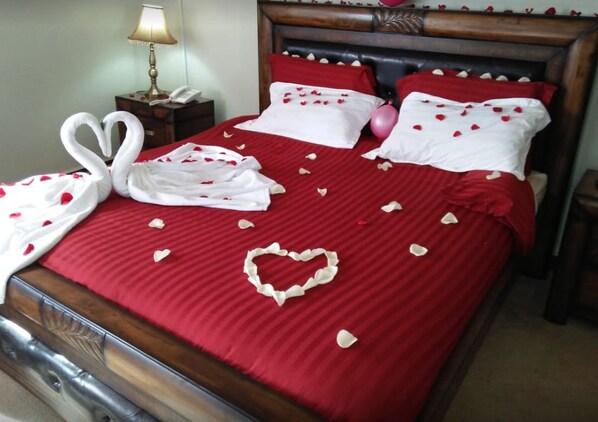 In-room safe, individually decorated, desk, iron/ironing board