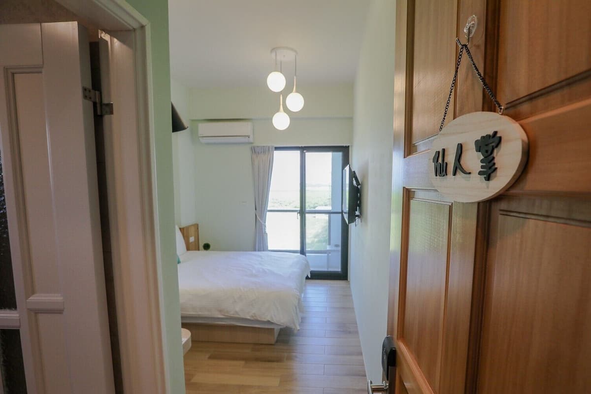 Classic Double Room, 1 Double Bed, Non Smoking | Desk, blackout drapes, soundproofing, free WiFi