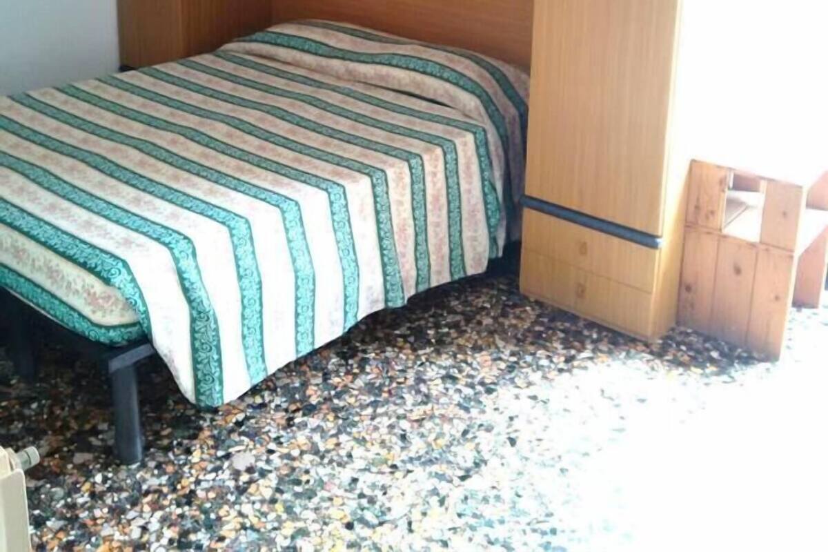Economy Single Room | Bed sheets