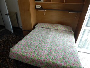 Standard Double Room | Bed sheets - Hotel Gino (Noli)