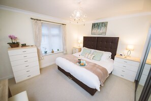 Departamento de lujo, 2 habitaciones, vista al patio, planta baja | 2 habitaciones y sábanas de algodón egipcio 