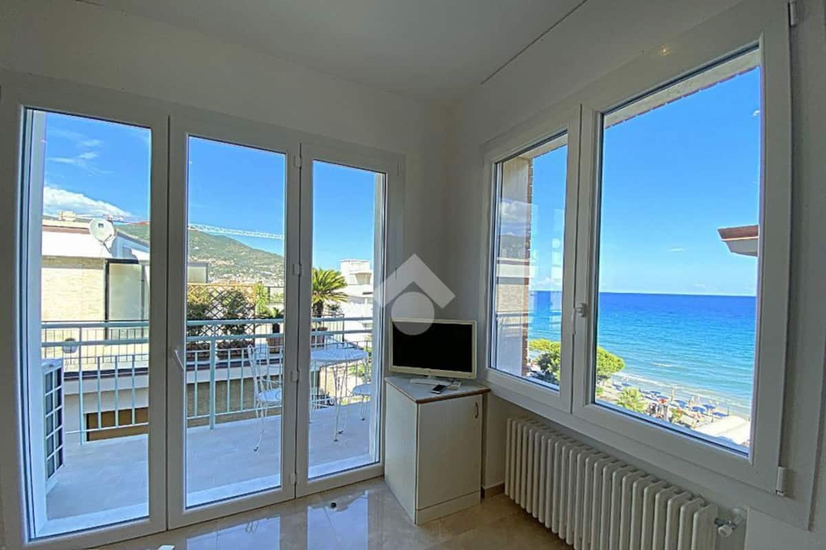 Departamento clásico, 1 habitación, frente al mar | 2 habitaciones, escritorio, wifi gratis y ropa de cama