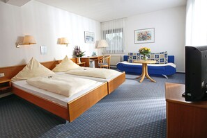 Hypo-allergenic bedding, desk, laptop workspace, free cots/infant beds