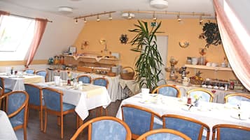 Daily buffet breakfast (EUR 16.50 per person)