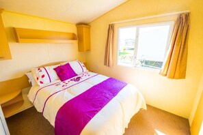 Soundproofing, iron/ironing board, bed sheets