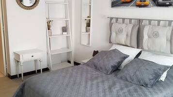 Habitación | 1 habitación, decoración personalizada y muebles diferentes