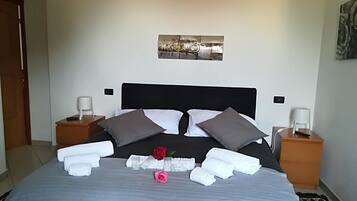 Camera doppia, 1 letto queen, non fumatori | Wi-Fi gratuito, lenzuola