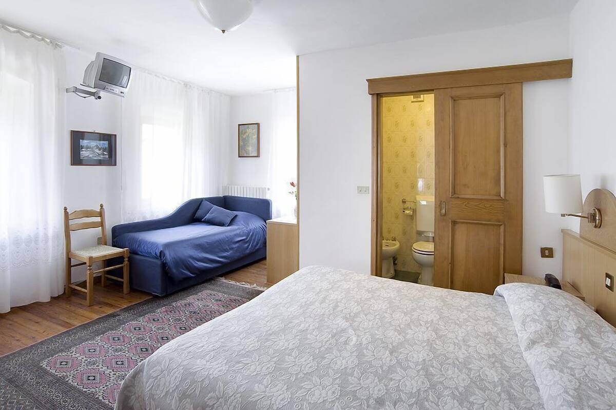 In-room safe, desk, free WiFi, bed sheets