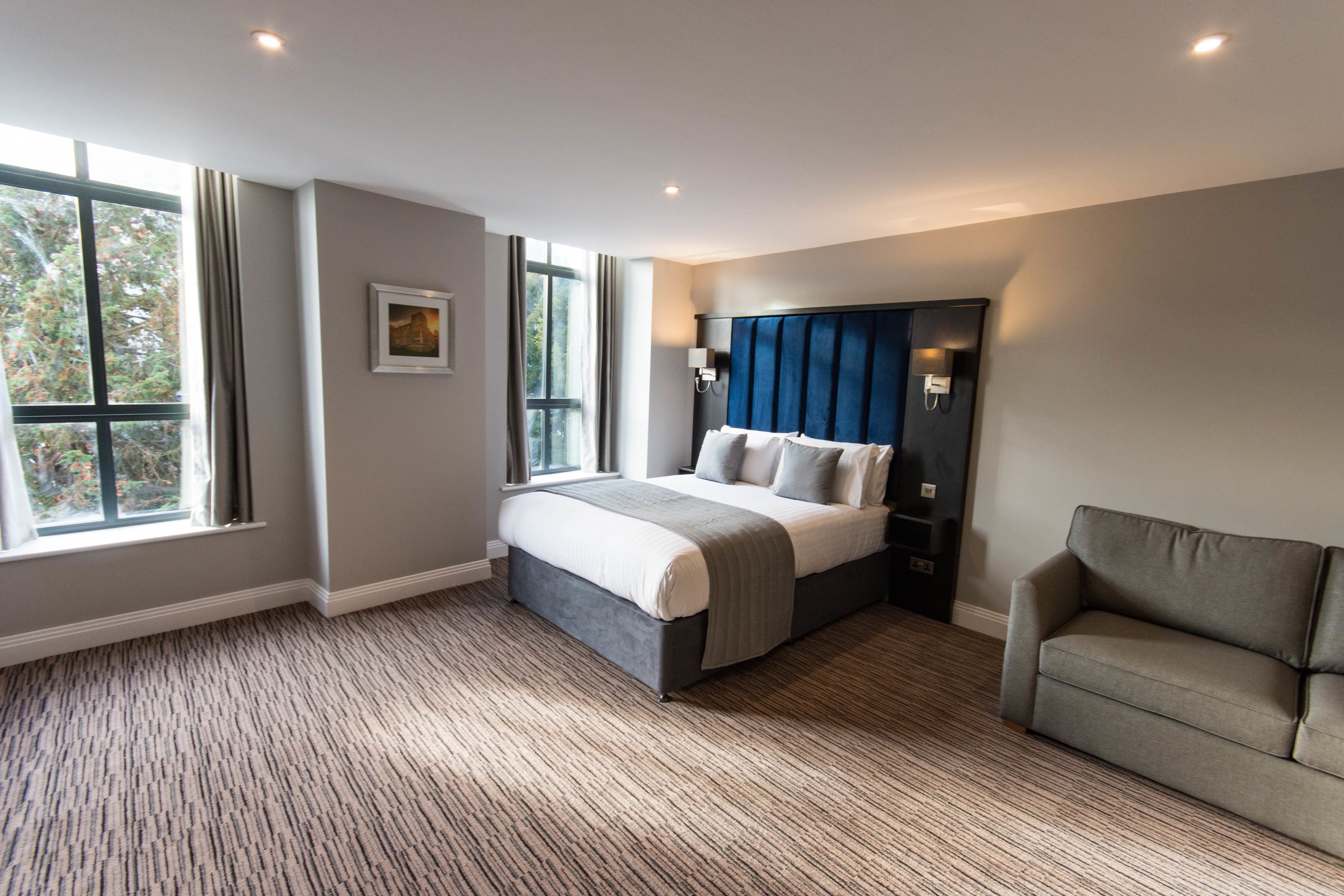 Feature Room | Desk, iron/ironing board, free WiFi, bed sheets