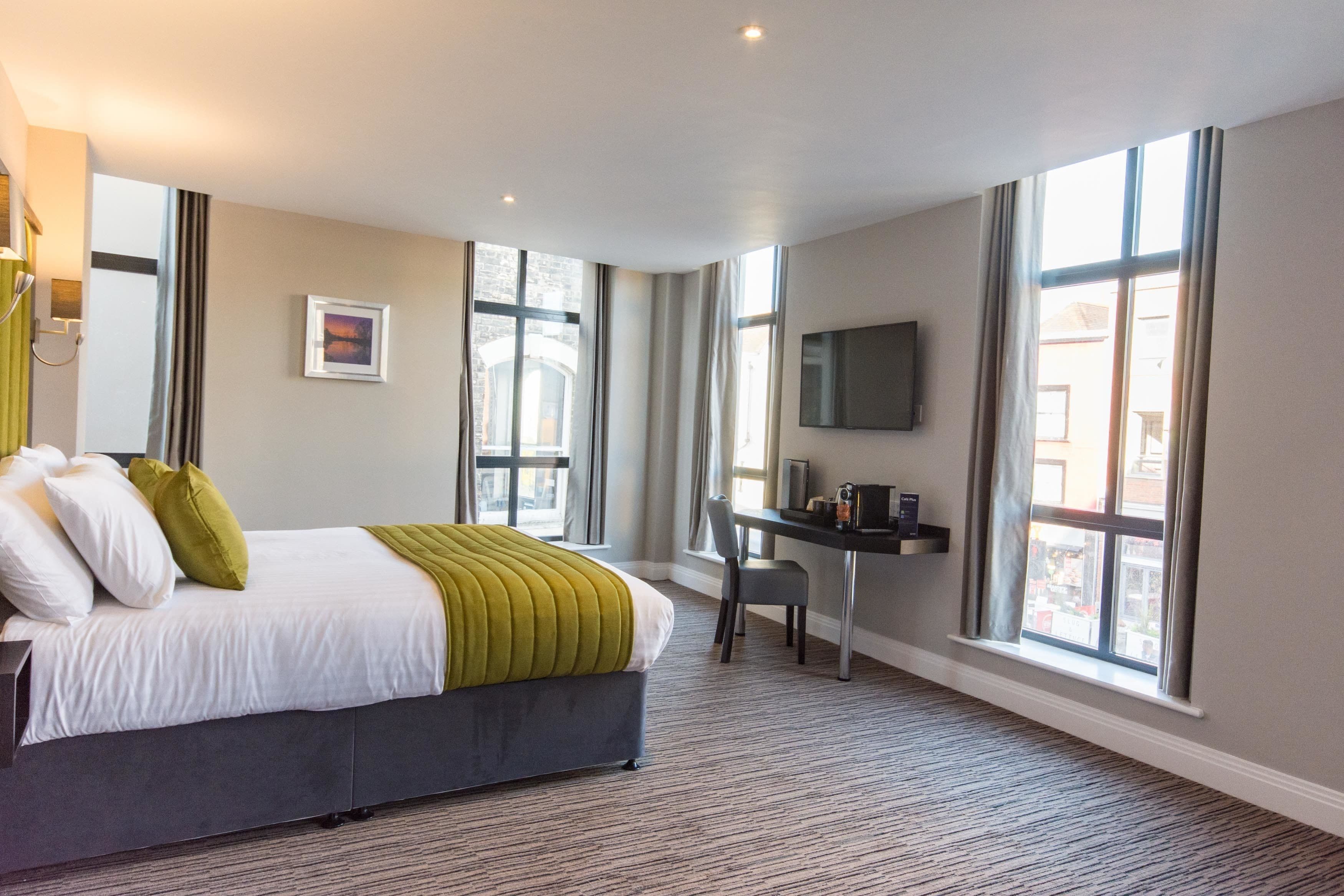deluxe double room, city view | desk, iron/ironing board, free wifi, bed sheets