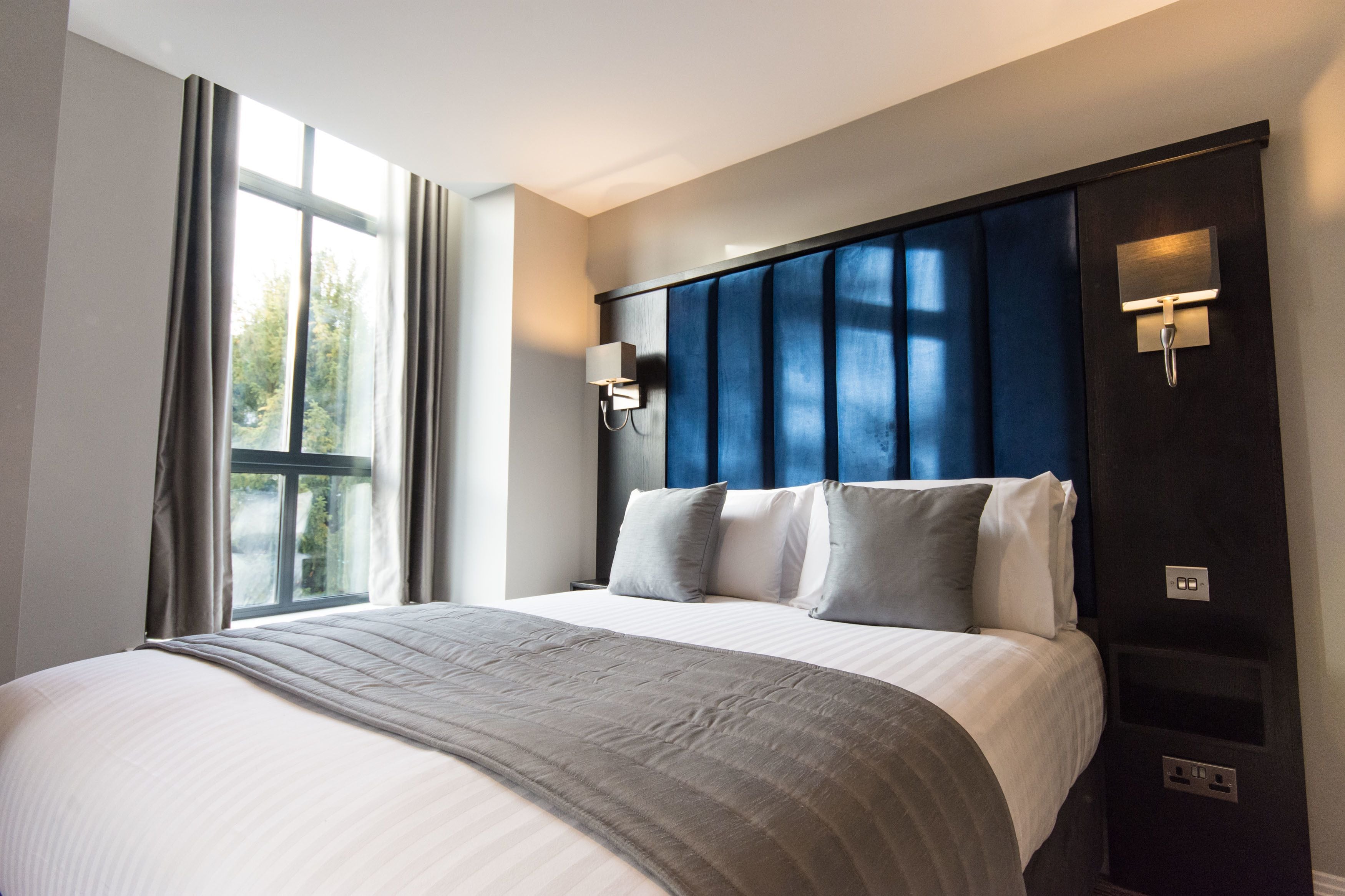 standard double room | desk, iron/ironing board, free wifi, bed sheets