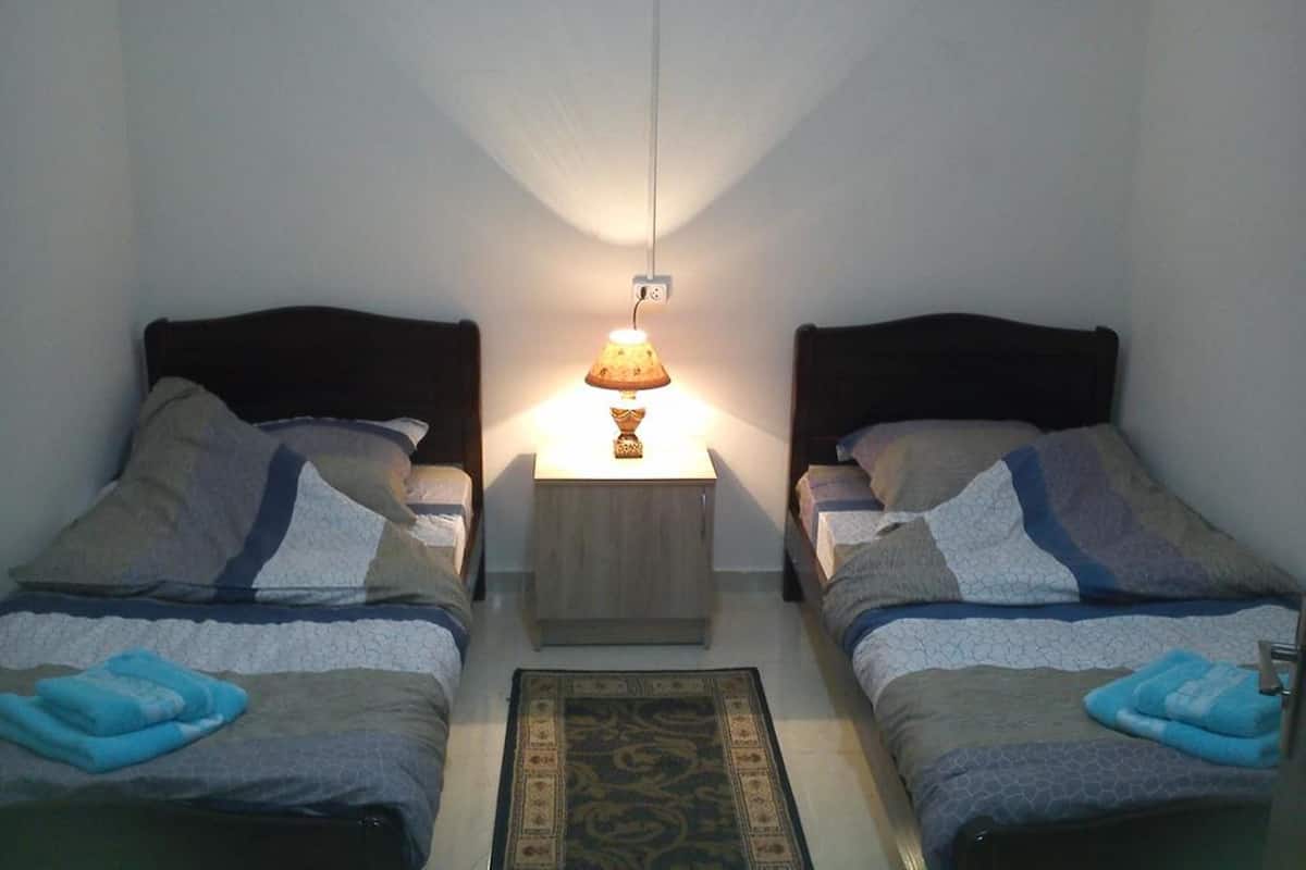 Apartment, 2 Twin Beds, Non Smoking | Blackout drapes, iron/ironing board (on request), WiFi (free)