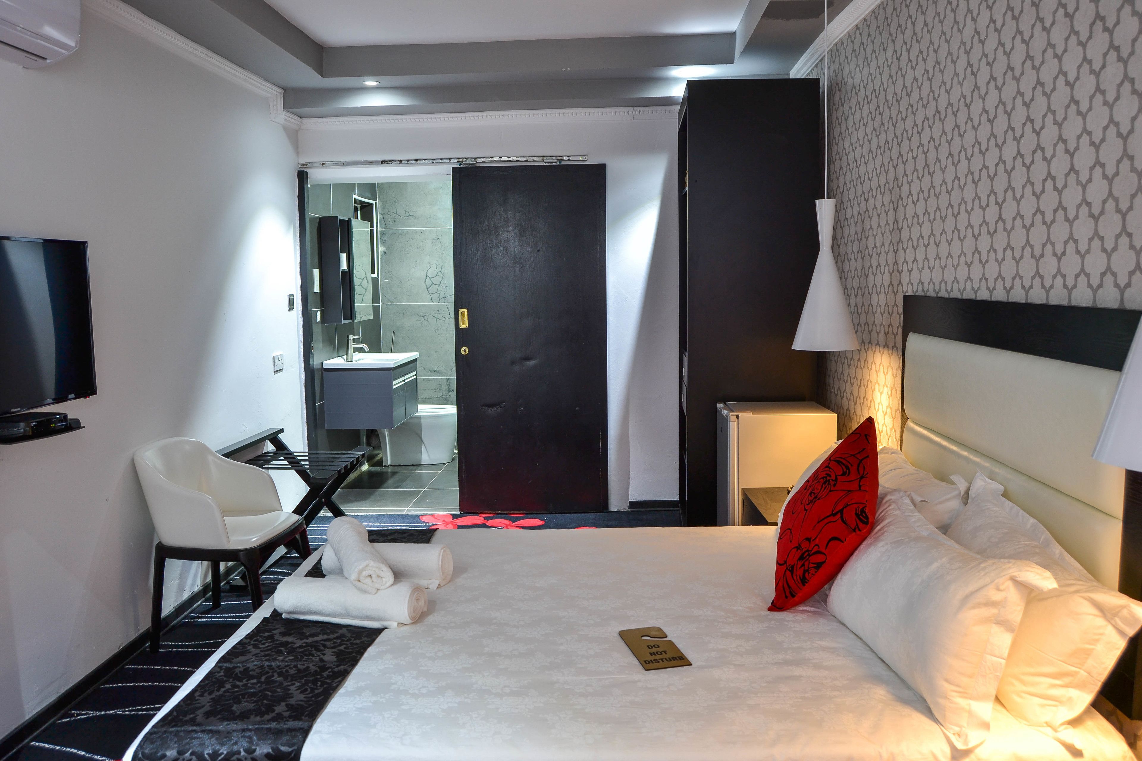 Executive Double Room | Premium bedding, minibar, in-room safe, desk