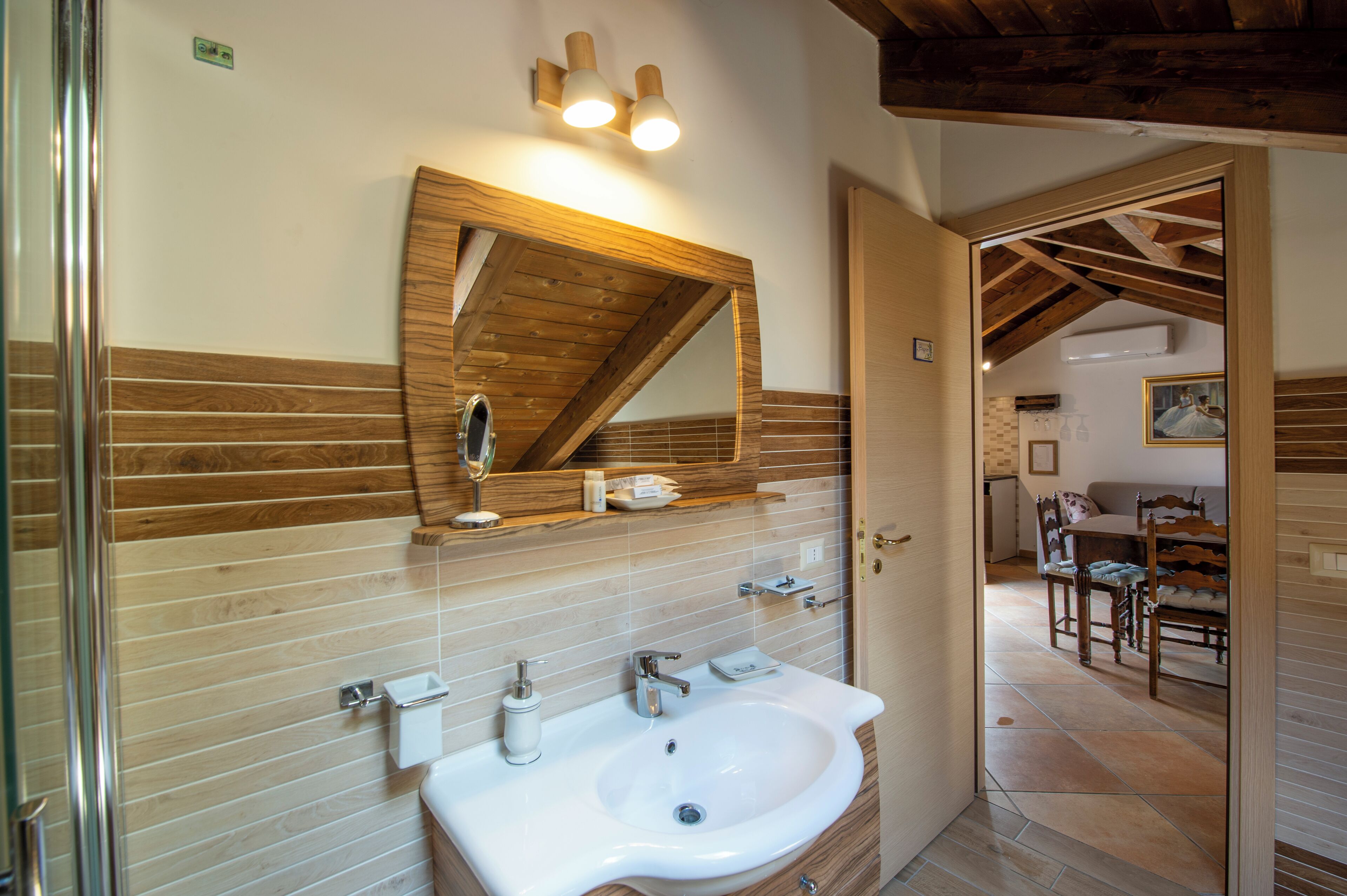 Doppia Deluxe, 1 letto matrimoniale con divano letto, non fumatori, vista oceano | Bagno | Doccia, set di cortesia gratuito, asciugacapelli, bidet