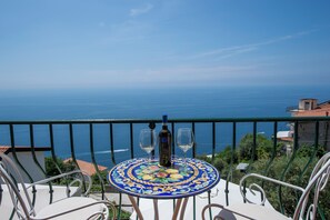 Superior Double Room, 1 Double Bed, Non Smoking, Sea View | Terrace/patio