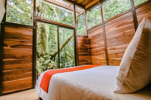 1 bedroom, premium bedding, free cribs/infant beds, free WiFi