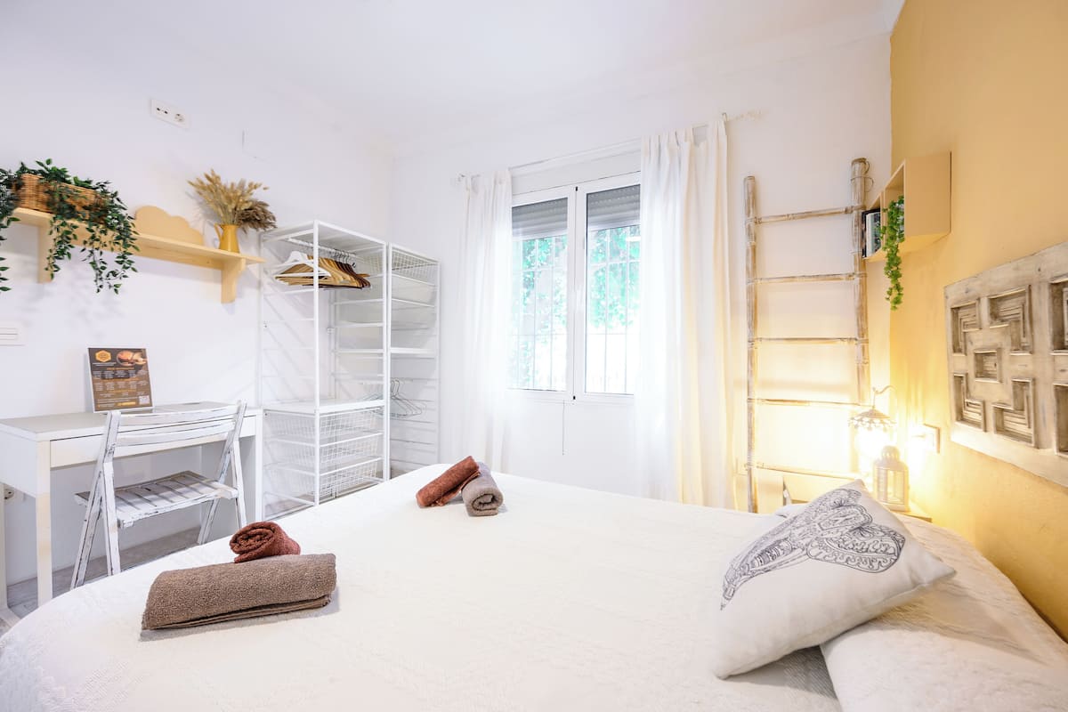Deluxe kamer, privébadkamer | Donzen dekbedden, individueel gedecoreerd, individueel gemeubileerd