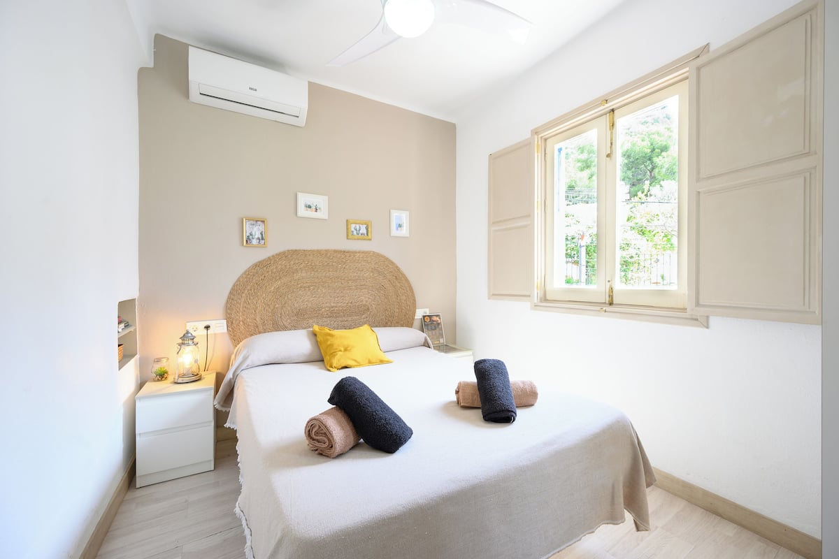 Standaard kamer, 1 tweepersoonsbed, niet-roken, gedeelde badkamer | 1 slaapkamer, donzen dekbedden, individueel gedecoreerd