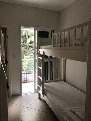 3 bedrooms, iron/ironing board