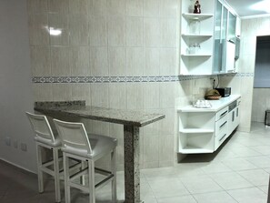 Apartment, Multiple Beds, Non Smoking | Private kitchen