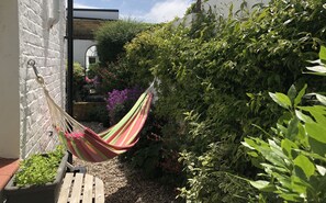 Terrace/patio - Lovely, charming cottage in the heart of Deal sleeping 6 (Deal)