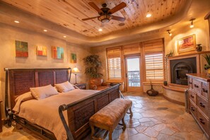 Luxury House, 4 Bedrooms, Non Smoking, Mountain View | Egyptian cotton sheets, hypo-allergenic bedding, down comforters