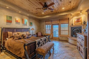 House (The Grand Lodge) | Egyptian cotton sheets, hypo-allergenic bedding, down comforters - Cougar Ridge Resort (Torrey)