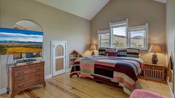 Iron/ironing board, free WiFi, bed sheets