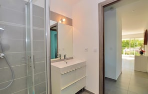 Shower - 3 bedroom gorgeous home in Prunete (Cervione)