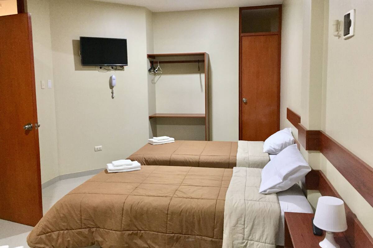 Caja de seguridad en la habitación, wifi gratis y ropa de cama