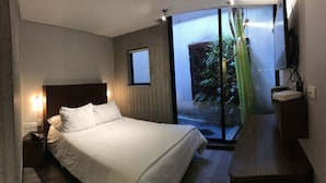 Premium bedding, in-room safe, blackout curtains - Apartach (Bogotá)