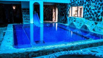 2 indoor pools, outdoor pool