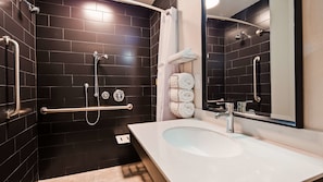 Combined shower/tub, rainfall showerhead, hair dryer, towels - Best Western Plus New Barstow Inn & Suites (Barstow)