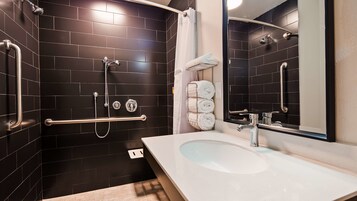 Ducha y bañera combinadas y cabezal de ducha tipo lluvia